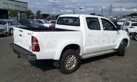Buy Used Toyota Hilux White Car in Kitwe in Zambia Buy Used Toyota Hilux White Car in Kitwe in Zambia