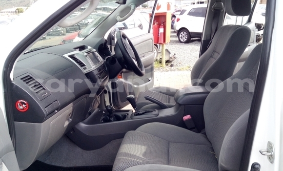 Buy Used Toyota Hilux White Car in Kitwe in Zambia Buy Used Toyota Hilux White Car in Kitwe in Zambia