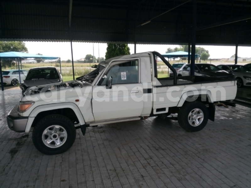 Big with watermark toyota land cruiser zambia lusaka 30742