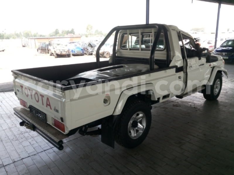 Big with watermark toyota land cruiser zambia lusaka 30742