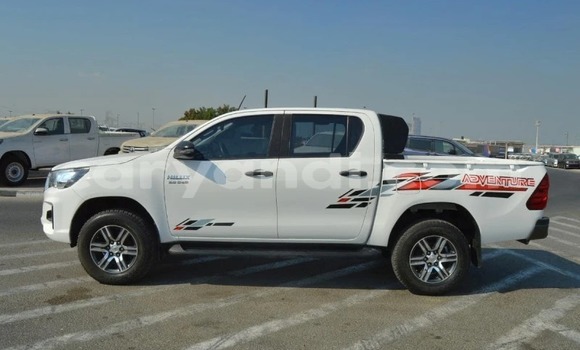 Buy Used Toyota Hilux White Car in Import - Dubai in Zambia Buy Used Toyota Hilux White Car in Import - Dubai in Zambia