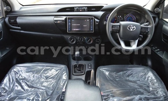 Buy Used Toyota Hilux White Car in Import - Dubai in Zambia Buy Used Toyota Hilux White Car in Import - Dubai in Zambia