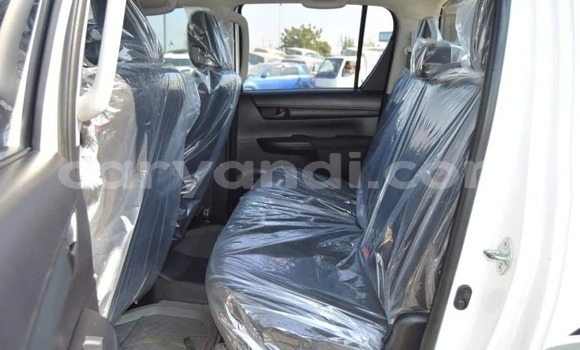 Buy Used Toyota Hilux White Car in Import - Dubai in Zambia Buy Used Toyota Hilux White Car in Import - Dubai in Zambia