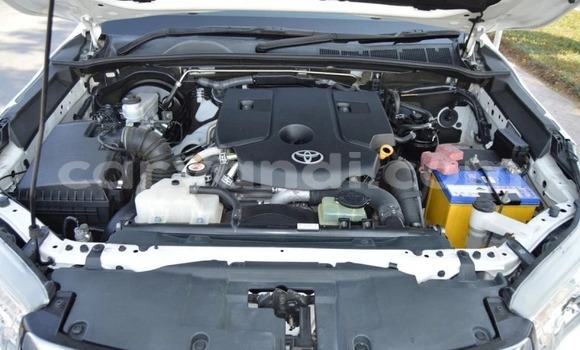 Buy Used Toyota Hilux White Car in Import - Dubai in Zambia Buy Used Toyota Hilux White Car in Import - Dubai in Zambia