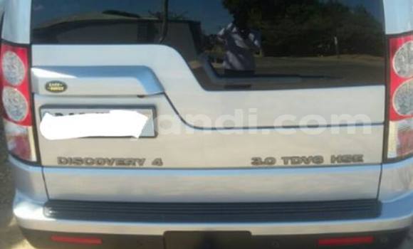 Buy Used Land Rover Defender Silver Car in Chingola in Zambia Buy Used Land Rover Defender Silver Car in Chingola in Zambia