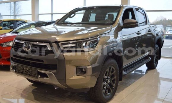 Buy Used Toyota Hilux Green Car in Lusaka in Zambia