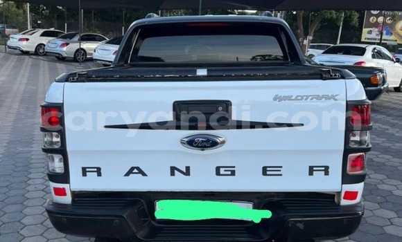Nunua Ilio tumika Ford Ranger Nyeupe Gari ndani ya Lusaka nchini Zambia Nunua Ilio tumika Ford Ranger Nyeupe Gari ndani ya Lusaka nchini Zambia