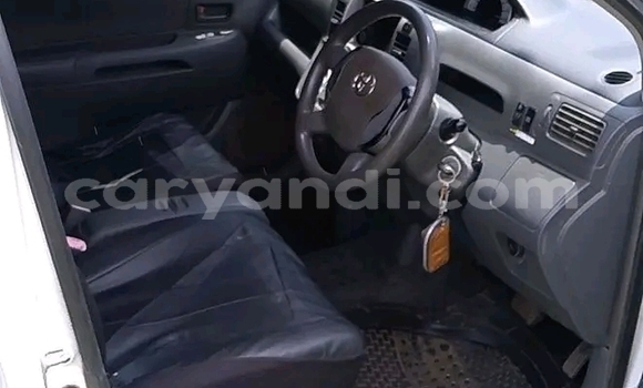 Acheter Occasion Voiture Toyota Raum Blanc à Lundazi, Est