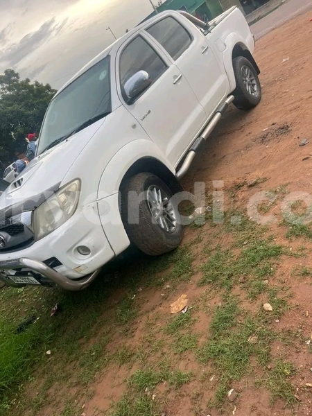 Big with watermark toyota hilux southern choma 30803