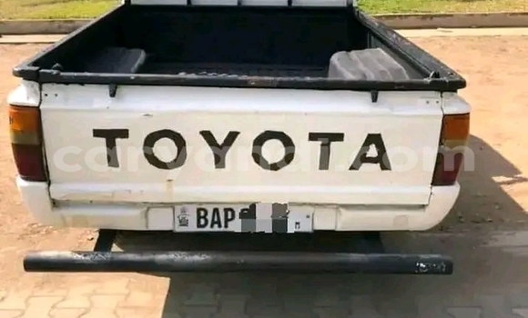 Buy Used Toyota Hilux White Car in Kansanshi in North-Western Buy Used Toyota Hilux White Car in Kansanshi in North-Western
