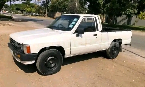 Buy Used Toyota Hilux White Car in Kansanshi in North-Western Buy Used Toyota Hilux White Car in Kansanshi in North-Western