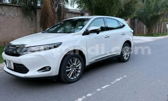 Buy Used Toyota Harrier White Car in Kitwe in Zambia Buy Used Toyota Harrier White Car in Kitwe in Zambia
