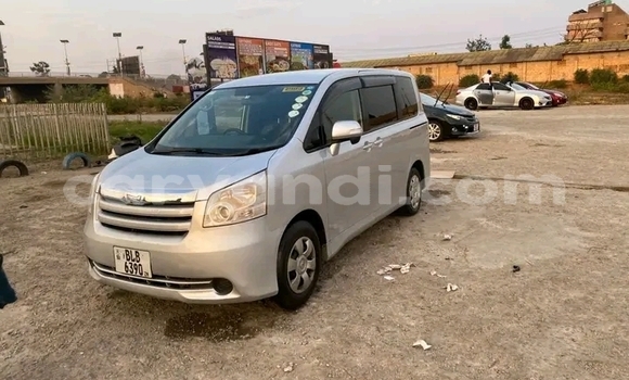 Acheter Occasion Voiture Toyota Noah Gris à Lusaka, Zambie