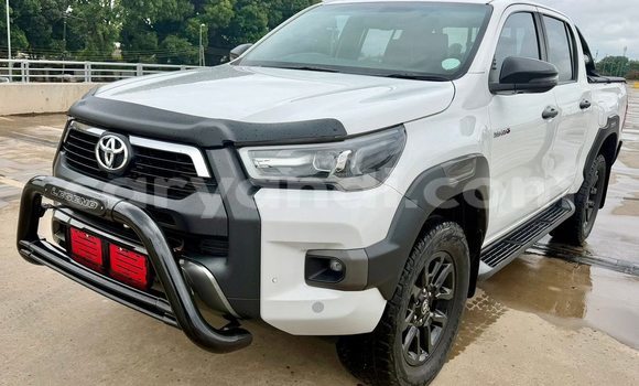 Acheter Occasion Voiture Toyota Hilux Blanc à Lusaka, Zambie Acheter Occasion Voiture Toyota Hilux Blanc à Lusaka, Zambie