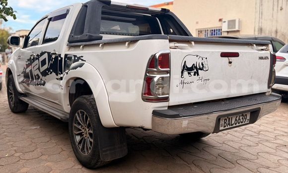 Acheter Occasion Voiture Toyota Hilux Blanc à Lusaka, Zambie Acheter Occasion Voiture Toyota Hilux Blanc à Lusaka, Zambie