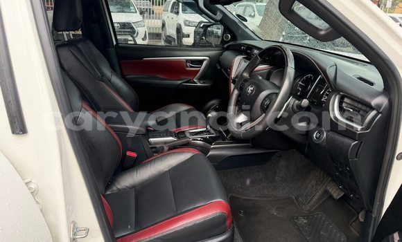 Acheter Occasion Voiture Toyota Fortuner Blanc à Lusaka, Zambie Acheter Occasion Voiture Toyota Fortuner Blanc à Lusaka, Zambie