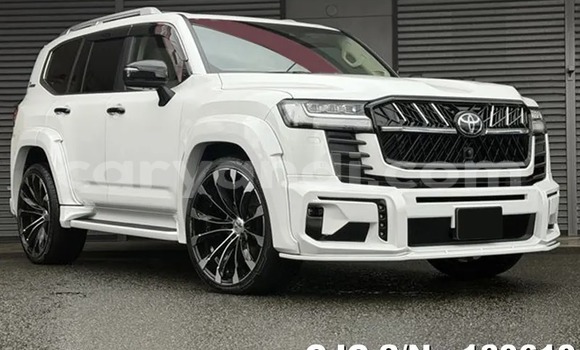 Buy Used Toyota Land Cruiser White Car in Kabwe in Zambia