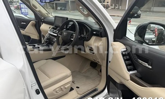 Buy Used Toyota Land Cruiser White Car in Kabwe in Zambia Buy Used Toyota Land Cruiser White Car in Kabwe in Zambia