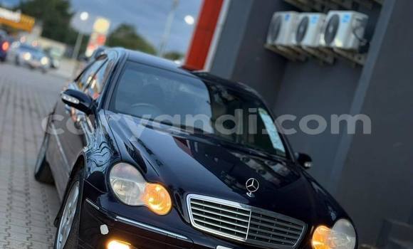 Acheter Occasion Voiture Mercedes‒Benz C–Class Noir à Lusaka, Zambie Acheter Occasion Voiture Mercedes‒Benz C–Class Noir à Lusaka, Zambie