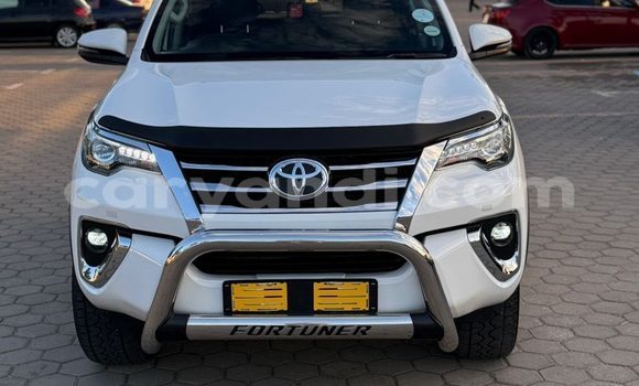 Buy Used Toyota Fortuner White Car in Lusaka in Zambia