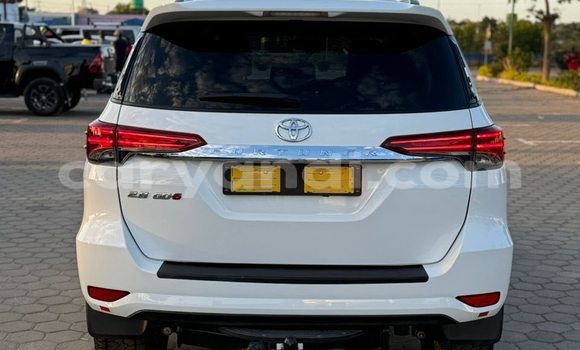 Acheter Occasion Voiture Toyota Fortuner Blanc à Lusaka, Zambie Acheter Occasion Voiture Toyota Fortuner Blanc à Lusaka, Zambie