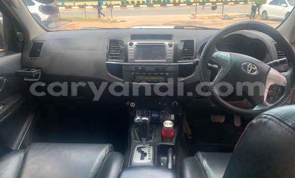 Acheter Occasion Voiture Toyota Fortuner Blanc à Lusaka, Zambie Acheter Occasion Voiture Toyota Fortuner Blanc à Lusaka, Zambie
