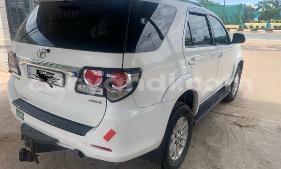 Acheter Occasion Voiture Toyota Fortuner Blanc à Lusaka, Zambie Acheter Occasion Voiture Toyota Fortuner Blanc à Lusaka, Zambie