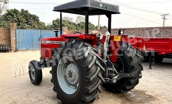 Tenga Itsva Caterpillar 120 Tsvuku Rori in Lusaka in Zambia Tenga Itsva Caterpillar 120 Tsvuku Rori in Lusaka in Zambia