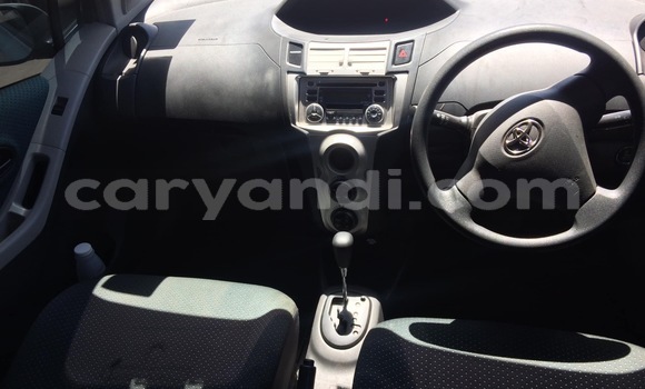 Acheter Occasion Voiture Toyota Vitz Gris à Lusaka, Zambie Acheter Occasion Voiture Toyota Vitz Gris à Lusaka, Zambie