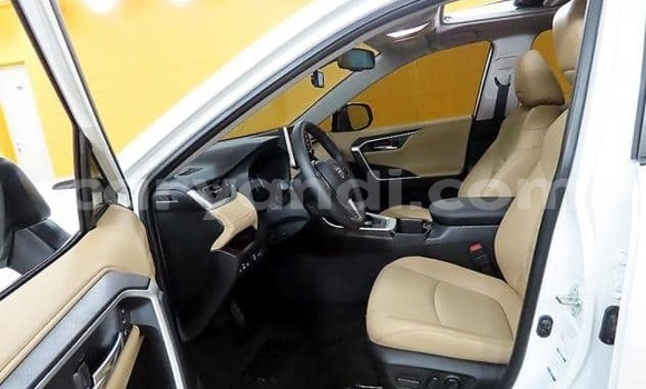 Buy Used Toyota RAV4 White Car in Lusaka in Zambia Buy Used Toyota RAV4 White Car in Lusaka in Zambia