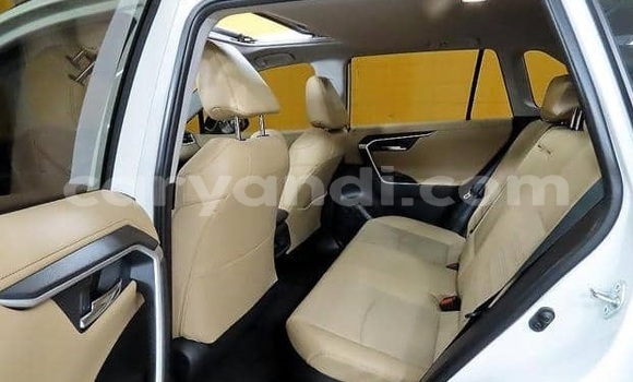 Buy Used Toyota RAV4 White Car in Lusaka in Zambia Buy Used Toyota RAV4 White Car in Lusaka in Zambia