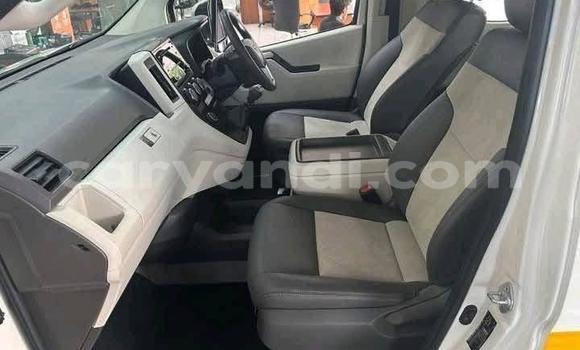 Nunua Ilio tumika Toyota Hiace Nyeupe Gari ndani ya Lusaka nchini Zambia Nunua Ilio tumika Toyota Hiace Nyeupe Gari ndani ya Lusaka nchini Zambia