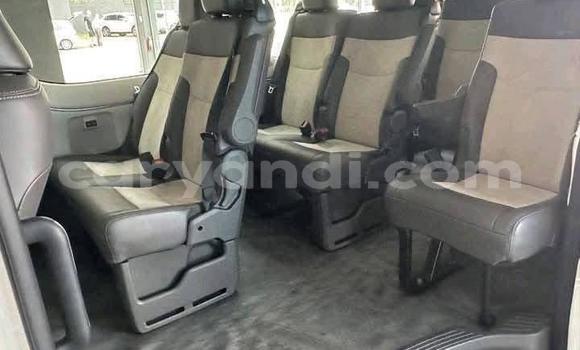 Nunua Ilio tumika Toyota Hiace Nyeupe Gari ndani ya Lusaka nchini Zambia Nunua Ilio tumika Toyota Hiace Nyeupe Gari ndani ya Lusaka nchini Zambia