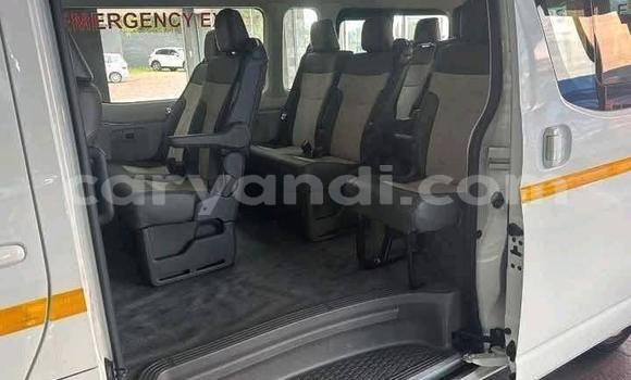 Nunua Ilio tumika Toyota Hiace Nyeupe Gari ndani ya Lusaka nchini Zambia Nunua Ilio tumika Toyota Hiace Nyeupe Gari ndani ya Lusaka nchini Zambia