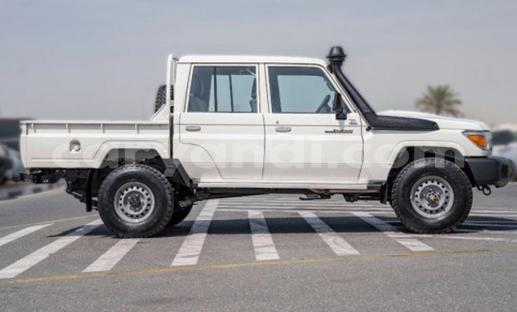 Buy Used Toyota Land Cruiser White Car in Lusaka in Zambia Buy Used Toyota Land Cruiser White Car in Lusaka in Zambia