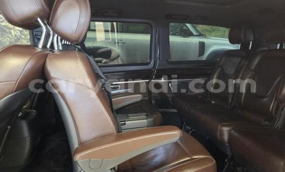 Buy Used Mercedes‒Benz V-klasse White Car in Lusaka in Zambia Buy Used Mercedes‒Benz V-klasse White Car in Lusaka in Zambia
