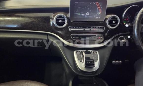 Buy Used Mercedes‒Benz V-klasse White Car in Lusaka in Zambia Buy Used Mercedes‒Benz V-klasse White Car in Lusaka in Zambia