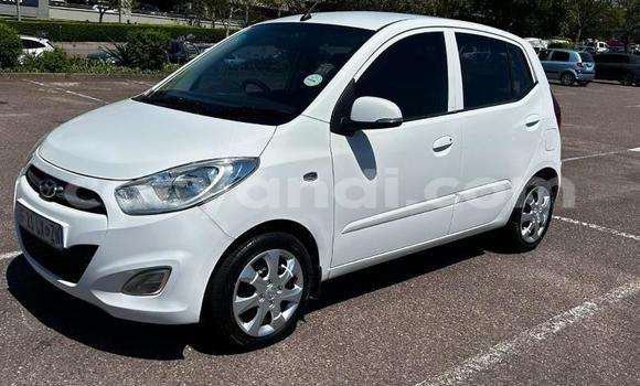 Buy Used Hyundai i10 White Car in Lusaka in Zambia