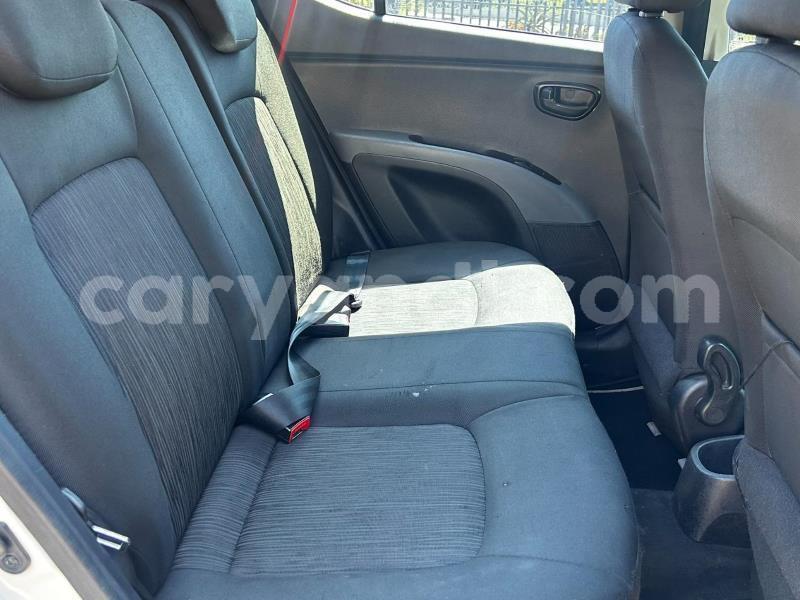 Big with watermark hyundai i10 zambia lusaka 31001