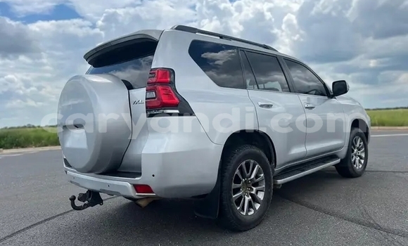 Nunua Ilio tumika Toyota Land Cruiser Prado Nyeupe Gari ndani ya Chama nchini Kusini Nunua Ilio tumika Toyota Land Cruiser Prado Nyeupe Gari ndani ya Chama nchini Kusini