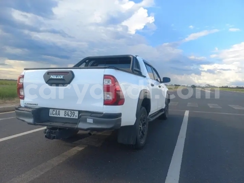 Big with watermark toyota hilux eastern lundazi 31011