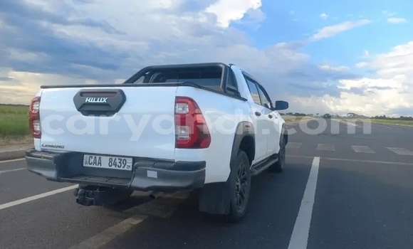 Nunua Ilio tumika Toyota Hilux Nyeupe Gari ndani ya Lundazi nchini Mashariki Nunua Ilio tumika Toyota Hilux Nyeupe Gari ndani ya Lundazi nchini Mashariki