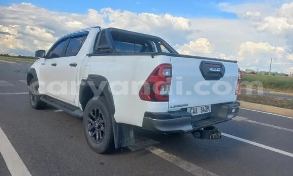 Nunua Ilio tumika Toyota Hilux Nyeupe Gari ndani ya Lundazi nchini Mashariki Nunua Ilio tumika Toyota Hilux Nyeupe Gari ndani ya Lundazi nchini Mashariki