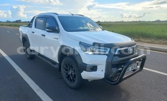 Nunua Ilio tumika Toyota Hilux Nyeupe Gari ndani ya Lundazi nchini Mashariki Nunua Ilio tumika Toyota Hilux Nyeupe Gari ndani ya Lundazi nchini Mashariki