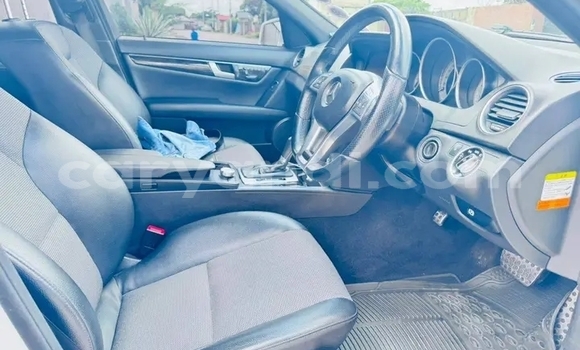 Buy Used Mercedes-Benz C-Classe White Car in Lusaka in Zambia