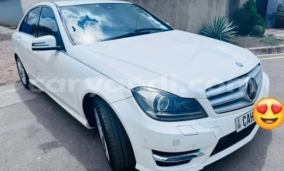 Buy Used Mercedes-Benz C-Classe White Car in Lusaka in Zambia Buy Used Mercedes-Benz C-Classe White Car in Lusaka in Zambia