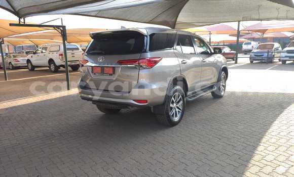 Buy Used Toyota Fortuner Brown Car in Livingstone in Zambia Buy Used Toyota Fortuner Brown Car in Livingstone in Zambia