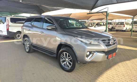 Buy Used Toyota Fortuner Brown Car in Livingstone in Zambia Buy Used Toyota Fortuner Brown Car in Livingstone in Zambia