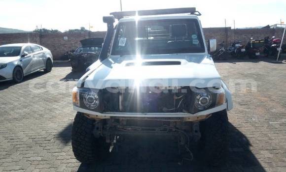 Acheter Occasion Voiture Toyota Land Cruiser Blanc à Kitwe, Zambie