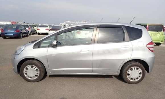 Nunua Imported Honda FIT Fedha Gari ndani ya Lusaka nchini Zambia Nunua Imported Honda FIT Fedha Gari ndani ya Lusaka nchini Zambia